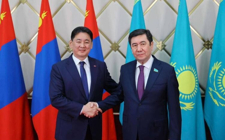 Chairman of Mazhilis Pays Courtesy Call on President Khurelsukh