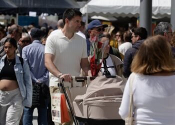 Paternity leave in Andorra: two extra weeks with retroactive effects from January 1, 2026