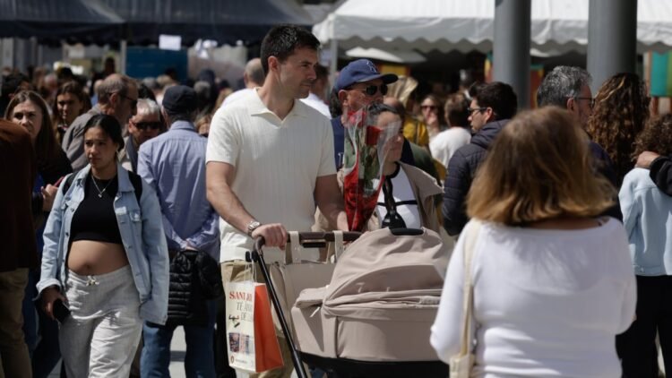 Paternity leave in Andorra: two extra weeks with retroactive effects from January 1, 2026