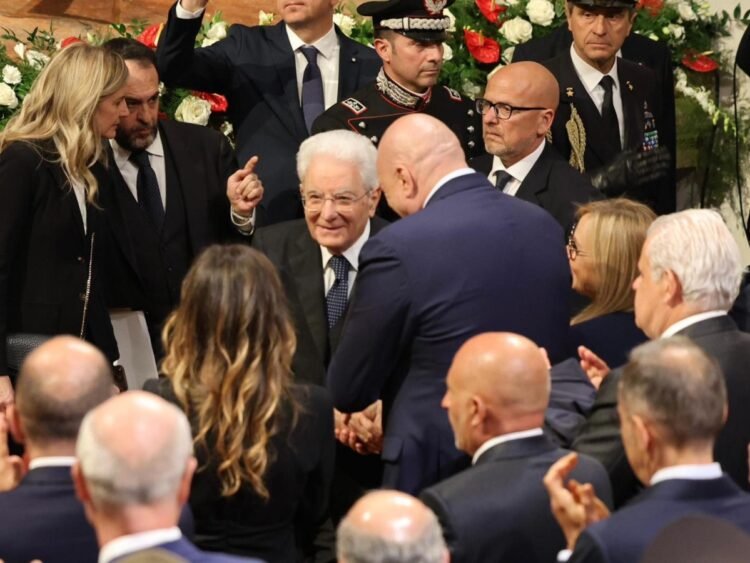 Mattarella in San Severino Marche: «The meaning of the Resistance? Oppose the violence of man against man.” Then he distances himself from La Russa’s words