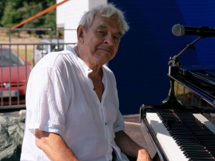 Dario Baldan Bembo: «“The friend is” was sung by everyone, from Celine Dion to the Bayern fans. I spent a night at the piano with Mina”