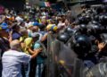 March to Miraflores leaves five detainees