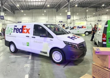 S’pore delivery providers look to EVs, AI to reduce petrol reliance as fuel costs rise