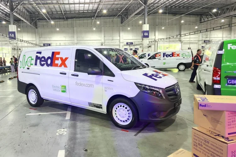 S’pore delivery providers look to EVs, AI to reduce petrol reliance as fuel costs rise