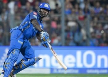 Rutherford’s stunning half-century in vain as Mumbai fall to RCB