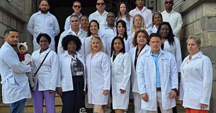 International: More than 161 Cuban doctors have returned from Guatemala in less than a month