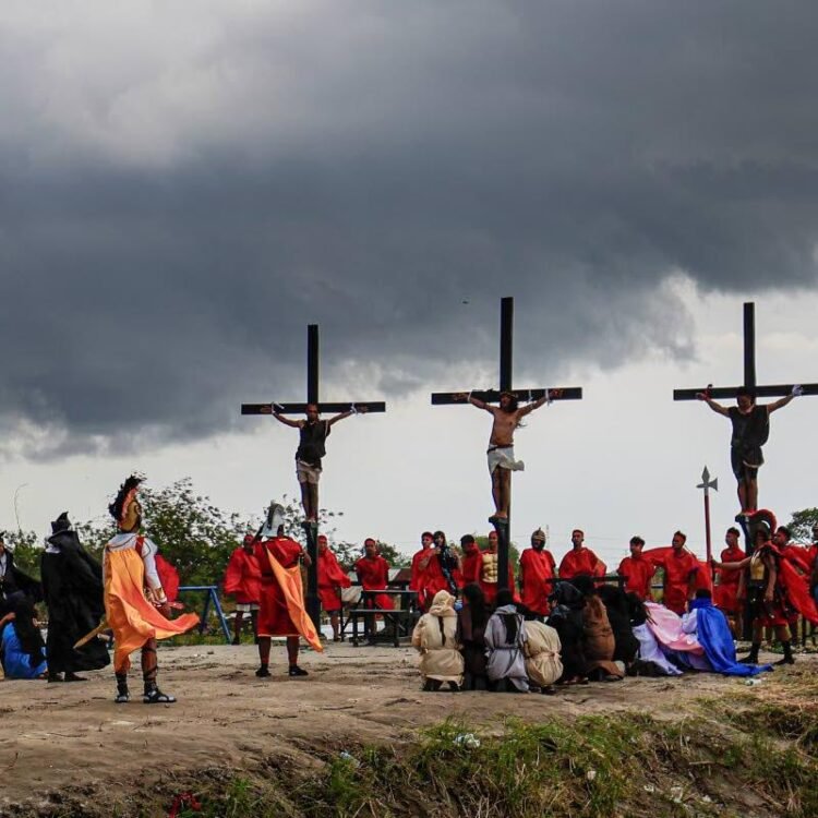 Gordon Robinson | Is he risen? | In Focus