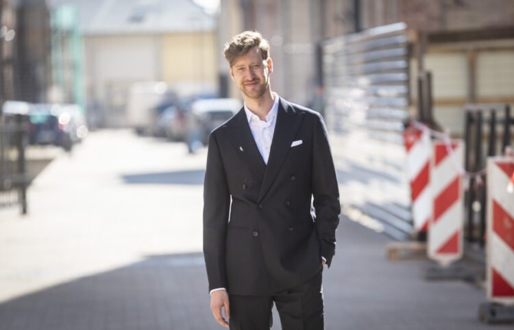 How far will Latvian musicians be steered by Timur Thomsons