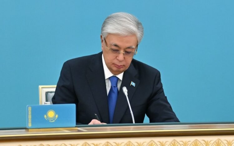 What documents on saving the Aral Sea were signed following the summit in Astana