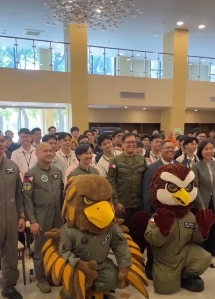 Manila Bulletin – PAF to hold more school exhibits despite backlash