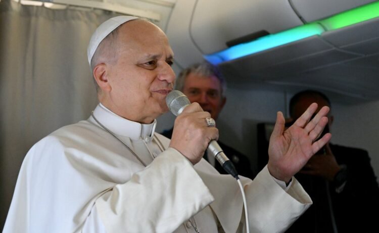 God “is not with the arrogant and the arrogant”: Pope Leo XIV; criticizes injustices and reaffirms position against war