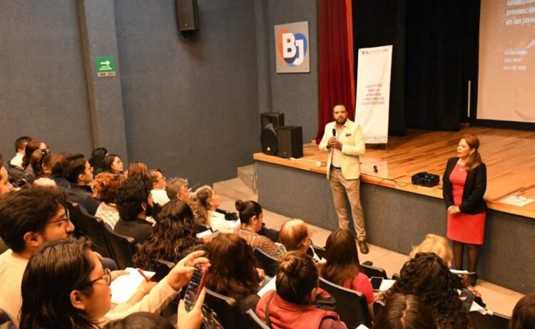 Mayor Benito Juárez holds a talk to avoid nicotine consumption