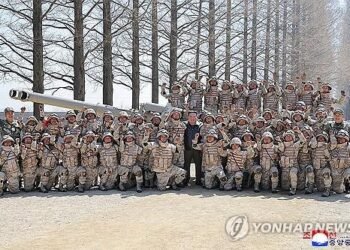 (LEAD) N. Korea’s Kim oversees artillery firing contest on state founder’s birthday