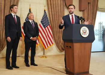 The US and Iran close 21 hours of negotiations without an agreement, but leave the dialogue open