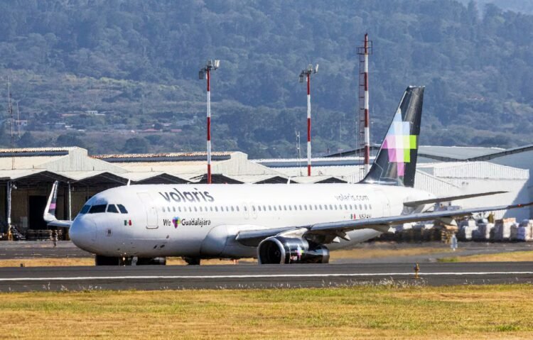Volaris suspends flights within Central America