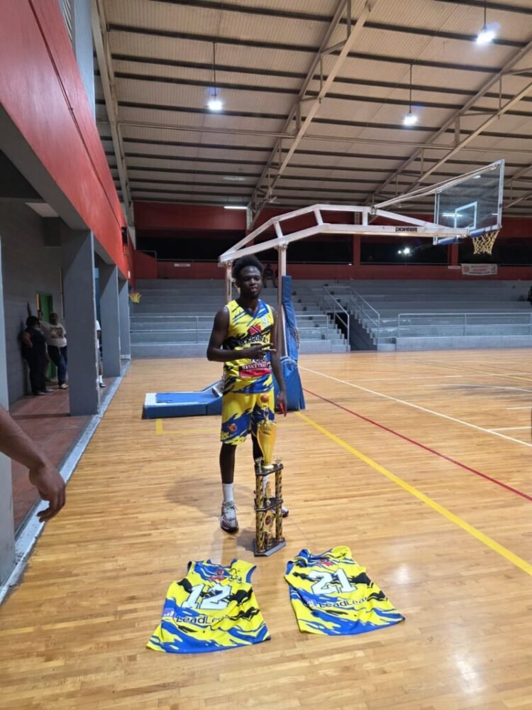 Surinamese touch to Trinidadian championship: Ronaldinho Esajas takes basketball title with Maloney Pacers – de Ware Tijd