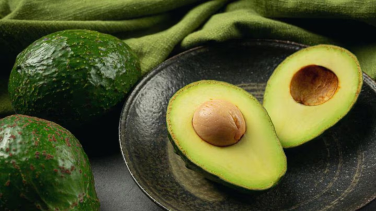 4 effects of avocado on the body and who should not consume it