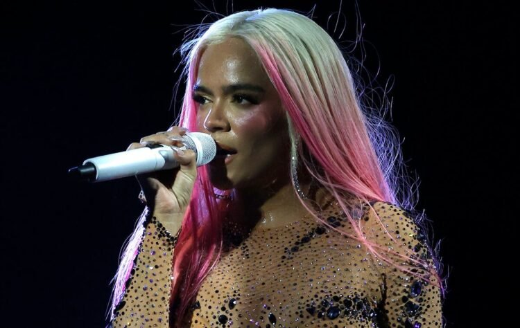 Karol G vindicates the Latin community in a historic Coachella