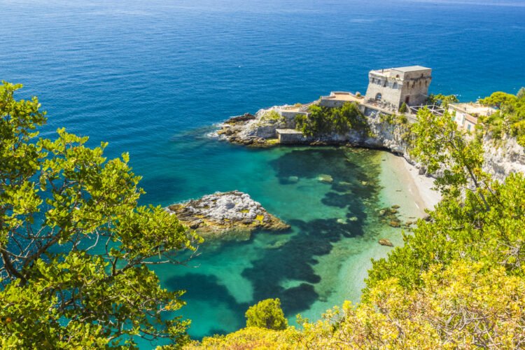 Italian beaches: the 50 most beautiful. From Liguria to Sardinia