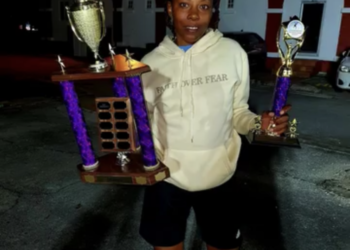 Smith retains Queen of the South Road Tennis title