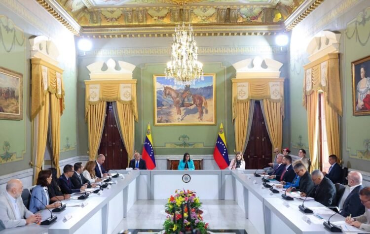 Delcy Rodríguez installs commission for national consultation on judicial reform