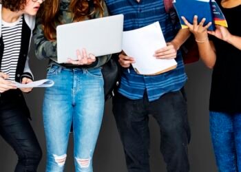 1,400 schools join new textbook coop which is slashing costs
