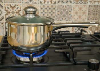 Dutch gas reserves reach 10 year low, EU says start refilling