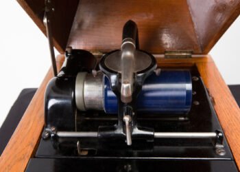 Not a wind-up: Oldest Wilhelmus recording found in museum attic