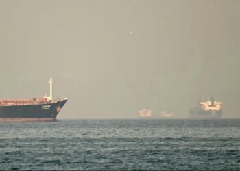 Traffic in Hormuz is limited and uncertain after failure in Islamabad, according to MarineTraffic