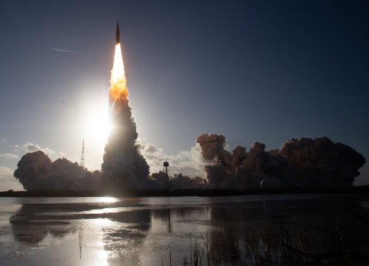 Without turning on engines: this is the ‘infinity’ maneuver with which Artemis II will return to Earth