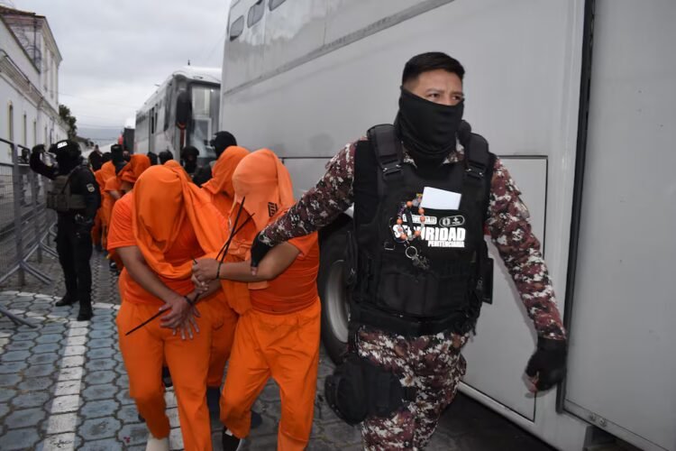 SNAI transfers 300 prisoners from Imbabura to Azuay due to overcrowding | Ecuador | News