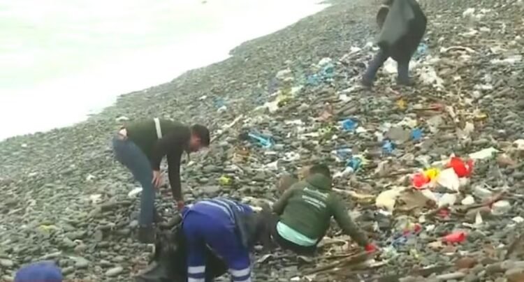 Miraflores: tons of garbage reported on beaches delfines tres picos ofetras strong waves last