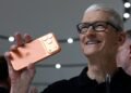 Apple CEO surprises and asks to use the iPhone less and go out into nature