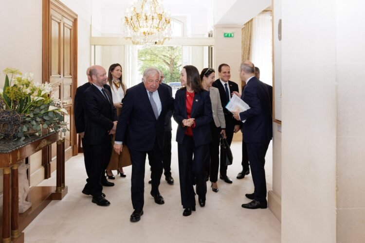President of the French Senate calls for elections in Venezuela after meeting with María Corina Machado