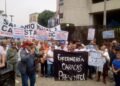 “Enough of hot towels”: University teachers, unions and retirees protest in the TSJ for a better salary
