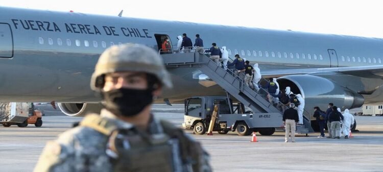 Chile began expulsion of migrants by order of President Kast