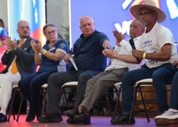 Cabello questions PSUV militants who criticize Venezuela’s return to the IMF