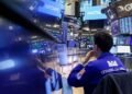 Wall Street opens in red, with an eye on Iran and business results l Wall Street