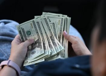 More expensive gasoline and diesel: fiscal challenge and blow to the family economy