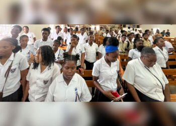 Intermediate High School gives thanks for its 100th year of operation