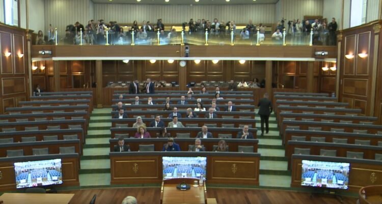 The new president/ the Opposition boycotted, the session in the Assembly of Kosovo is postponed – Shqip.com