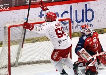 Třinec – Pardubice 5:4P. The home team has the first point, Daňo completed the spectacular turn
