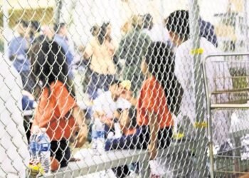 Father reports sexual abuse against his 3-year-old daughter in a US migrant shelter