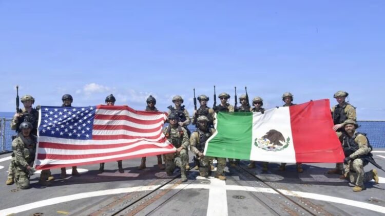 In photos, this is how Mexico and the US carry out exercises on a guided missile destroyer