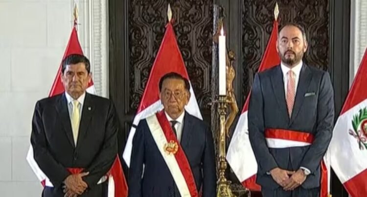 Amadeo Flores takes over as new Minister of Defense to replace Carlos Díaz latest