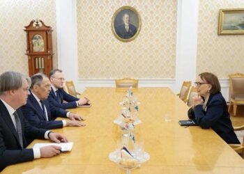 Costa Rican Rebeca Grynspan meets with the Foreign Minister of Russia, Sergei Lavrov, in the midst of the race for the UN Secretary General