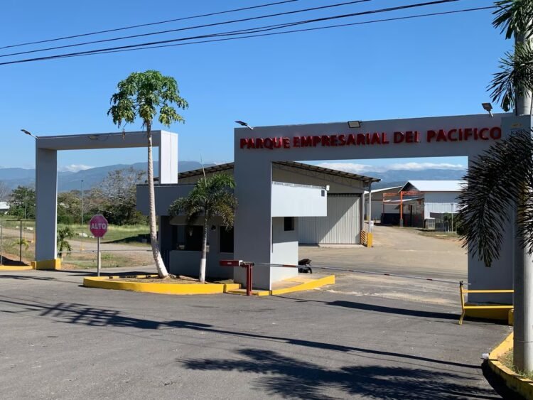 Legislative report on BCR SAFI: purchase of the PEP lacked analysis, was overpriced and caused possible damage of $40 million to investors