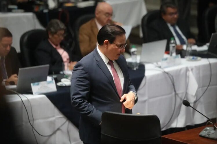 Marco Antonio Villeda says that if elected attorney general, the persecution will be based on evidence and would modernize the MP