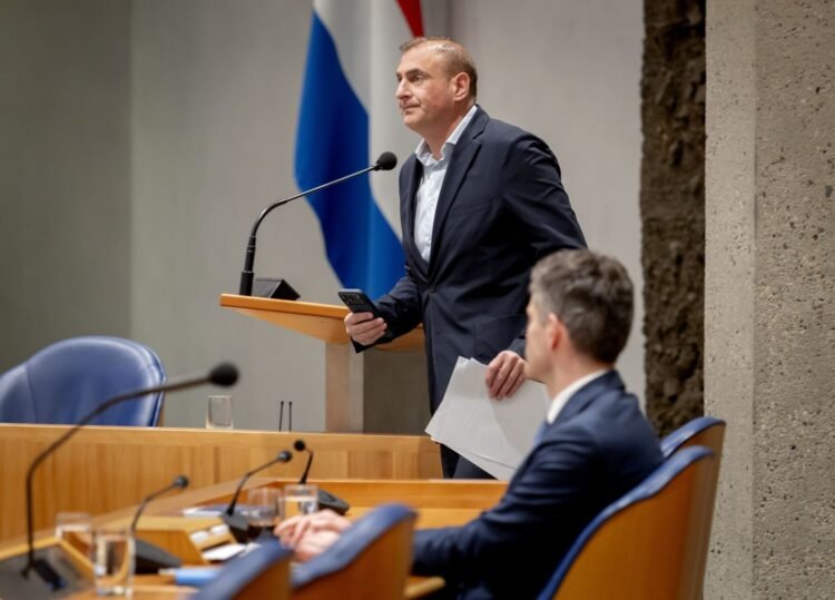 Markuszower forms new far-right party after split with Wilders