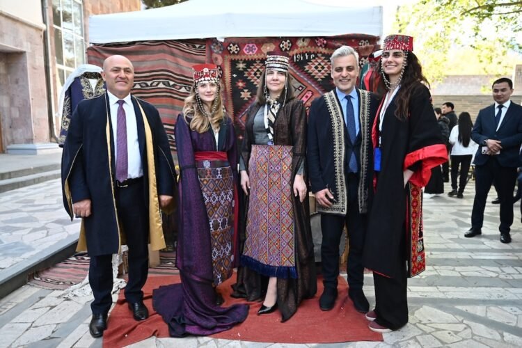 A cultural Art Expo exhibition was opened in the central square of Agarak, Meghri community, within the framework of the “Meghri: CIS Cultural Capital” project.